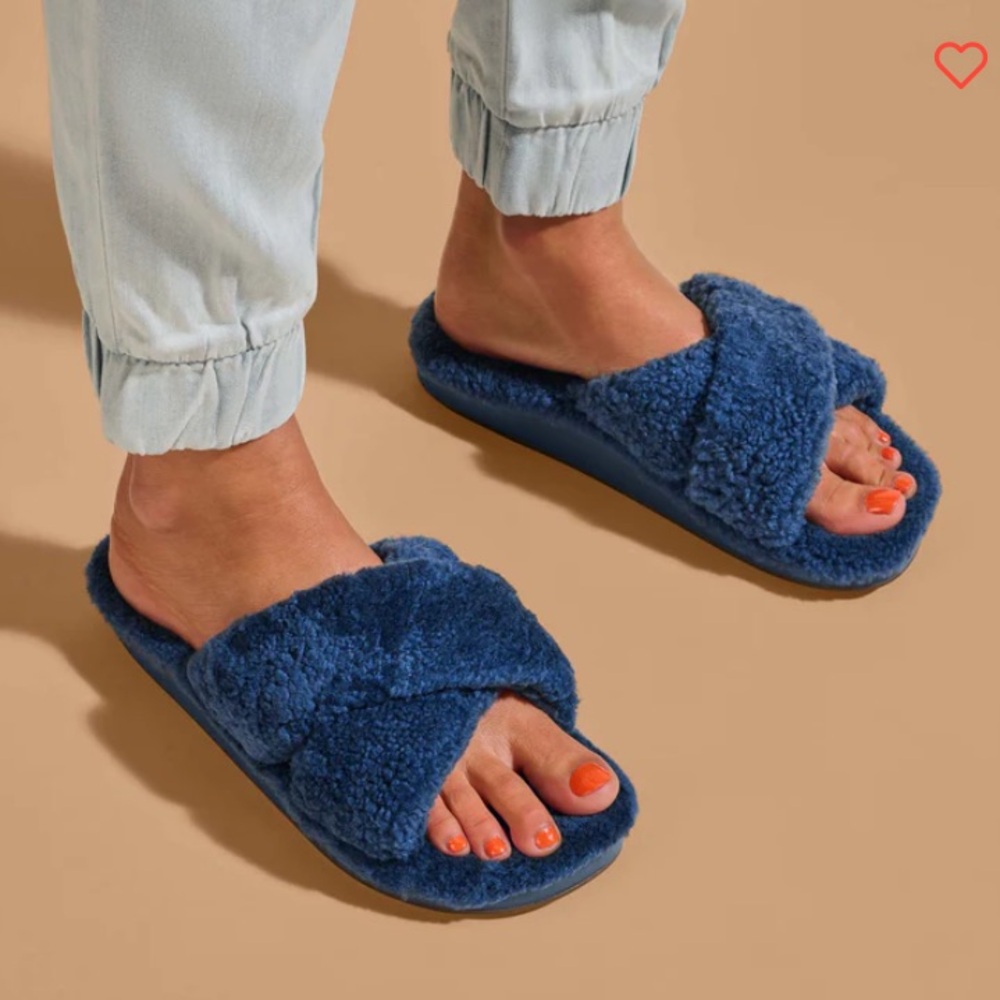 NIB OluKai Hila Heu Women’s Cozy Slipper Sandals Size 10